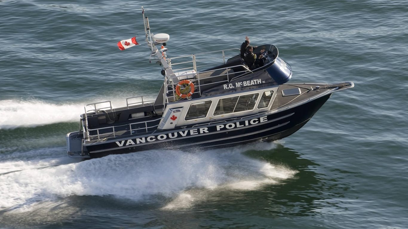 Ein kanadisches Polizeiboot: Ein Teenager findet durch Zufall einen versunkenen Wagen, die Einsatzkräfte darin eine Leiche.