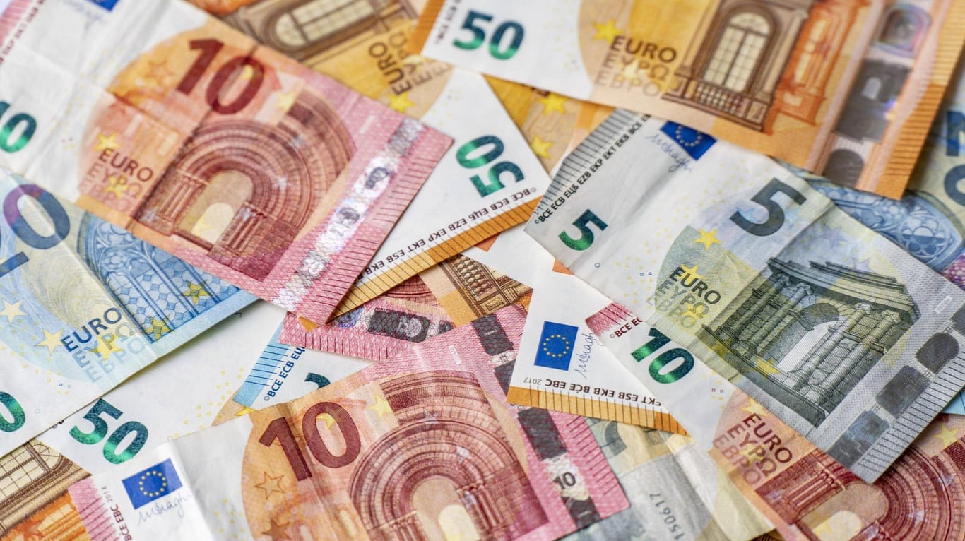 Euroscheine: Europol hat ein Geldfälscher-Netzwerk ausgehoben. (Symbolbild)