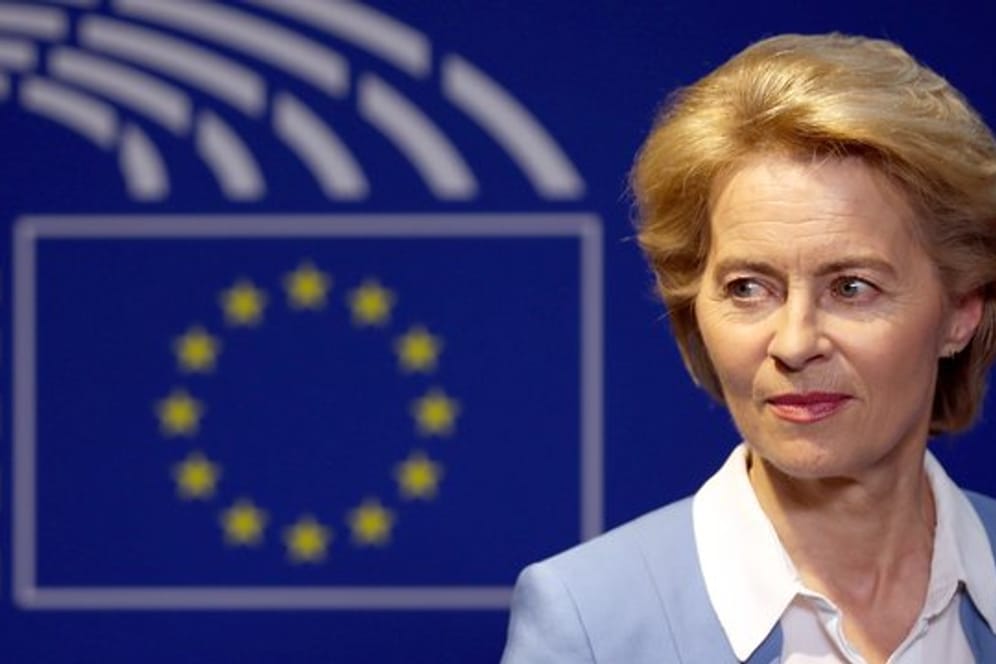 Ursula von der Leyen (CDU) hat die die 27-köpfige EU-Kommission mit 13 Frauen besetzt.