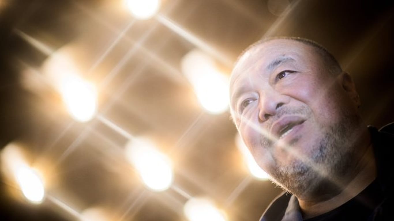 Auch der chinesische Künstler und Dissident Ai Weiwei kommt im Dokumentarfilm zu Wort.
