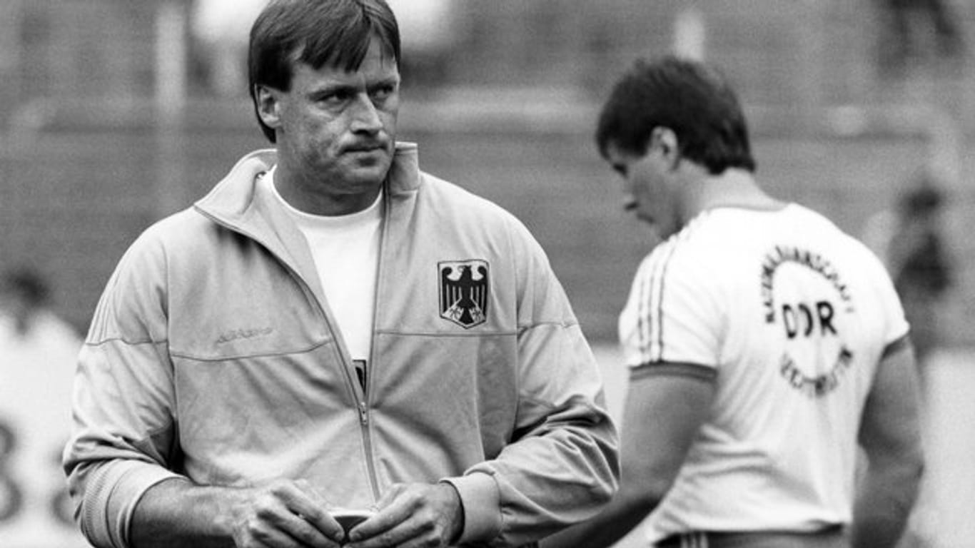 Diskuswerfer Wolfgang Schmidt 1988 beim deutsch-deutschen Leichtathletik-Länderkampf.