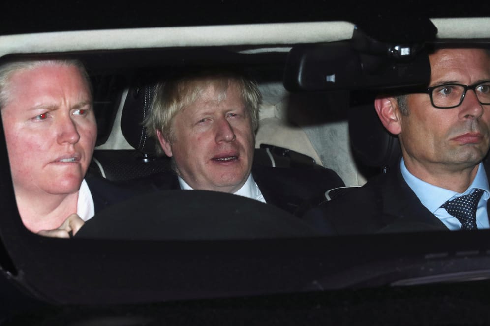 Premierminister Boris Johnson bei der Abfahrt aus dem Parlament letzte Nacht.