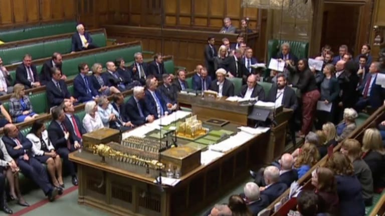 Protest im House of Commons: Kurz vor dem Beginn des Zwangsurlaubs kam es im britischen Unterhaus zu tumultartigen Szenen.