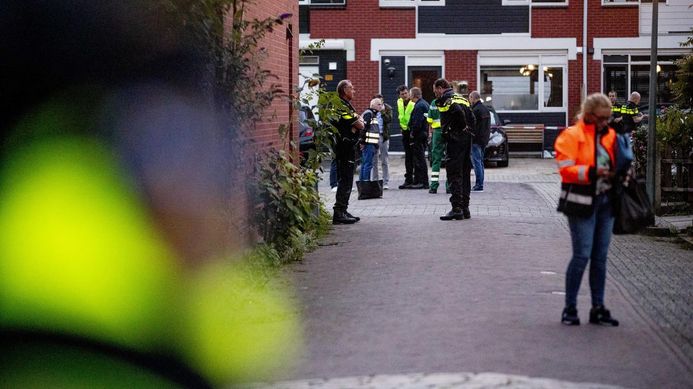 Ermittlungen in Dordrecht: Die drei Toten sollen alle einer Familie angehört haben.