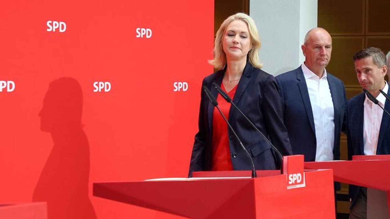 Manuela Schwesig Ministerpräsidentin legt wegen Krankheit ihr Amt als kommissarische SPD-Chefin nieder.