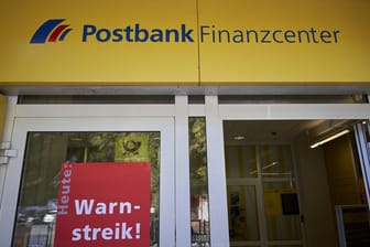 Warnstreik bei Postbanken: Kunden der Bank müssen mit neuen Streiks rechnen.