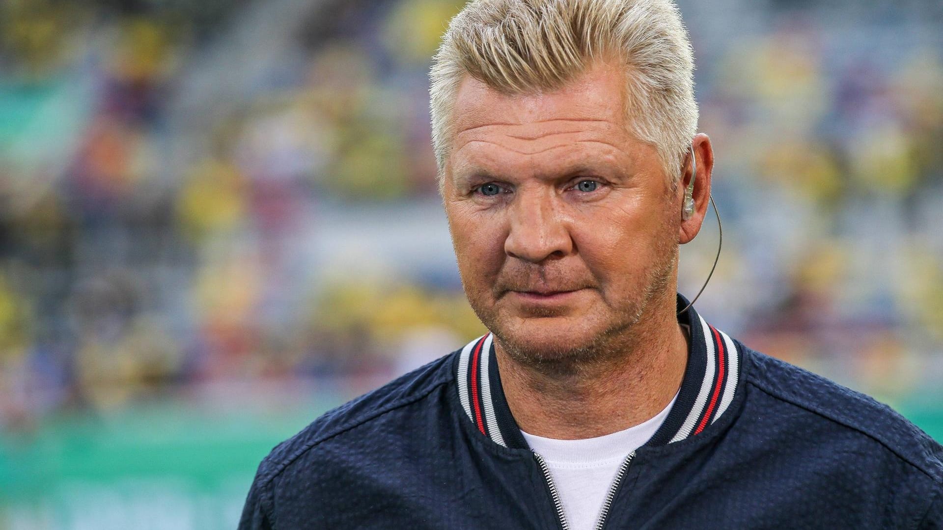 t-online.de-Kolumnist Stefan Effenberg, hier als Sport-1-Experte beim Pokalspiel zwischen Uerdingen und Borussia Dortmund.