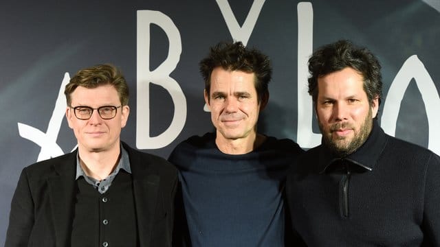 Die Regisseure Achim von Borries (l-r), Tom Tykwer und Hendrik Handloegten. Die Regisseure Achim von Borries (l-r), Tom Tykwer und Hendrik Handloegten.