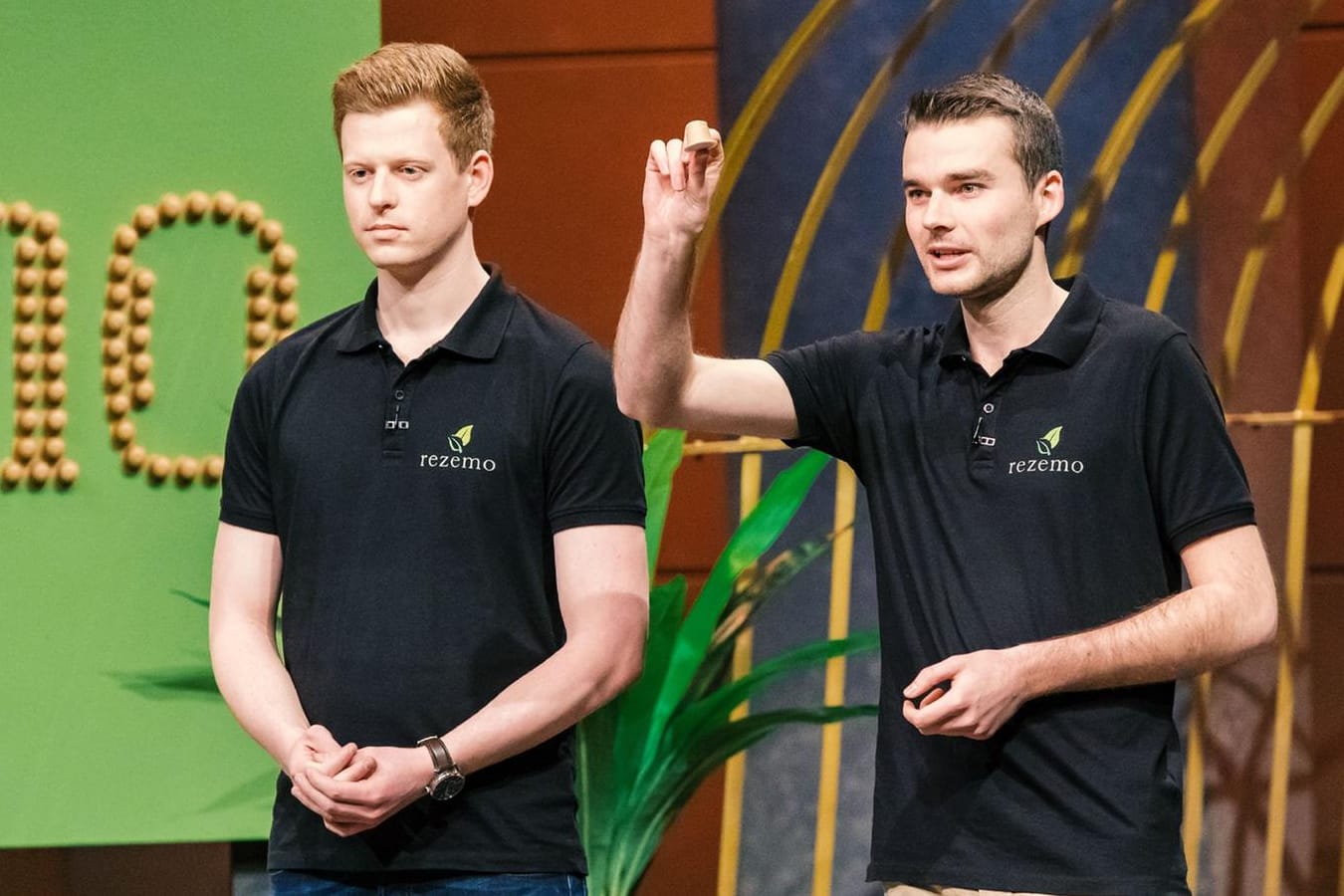 Die Gründer von rezemo: Stefan Zender (l.) und Julian Reitze denken an die Umwelt.