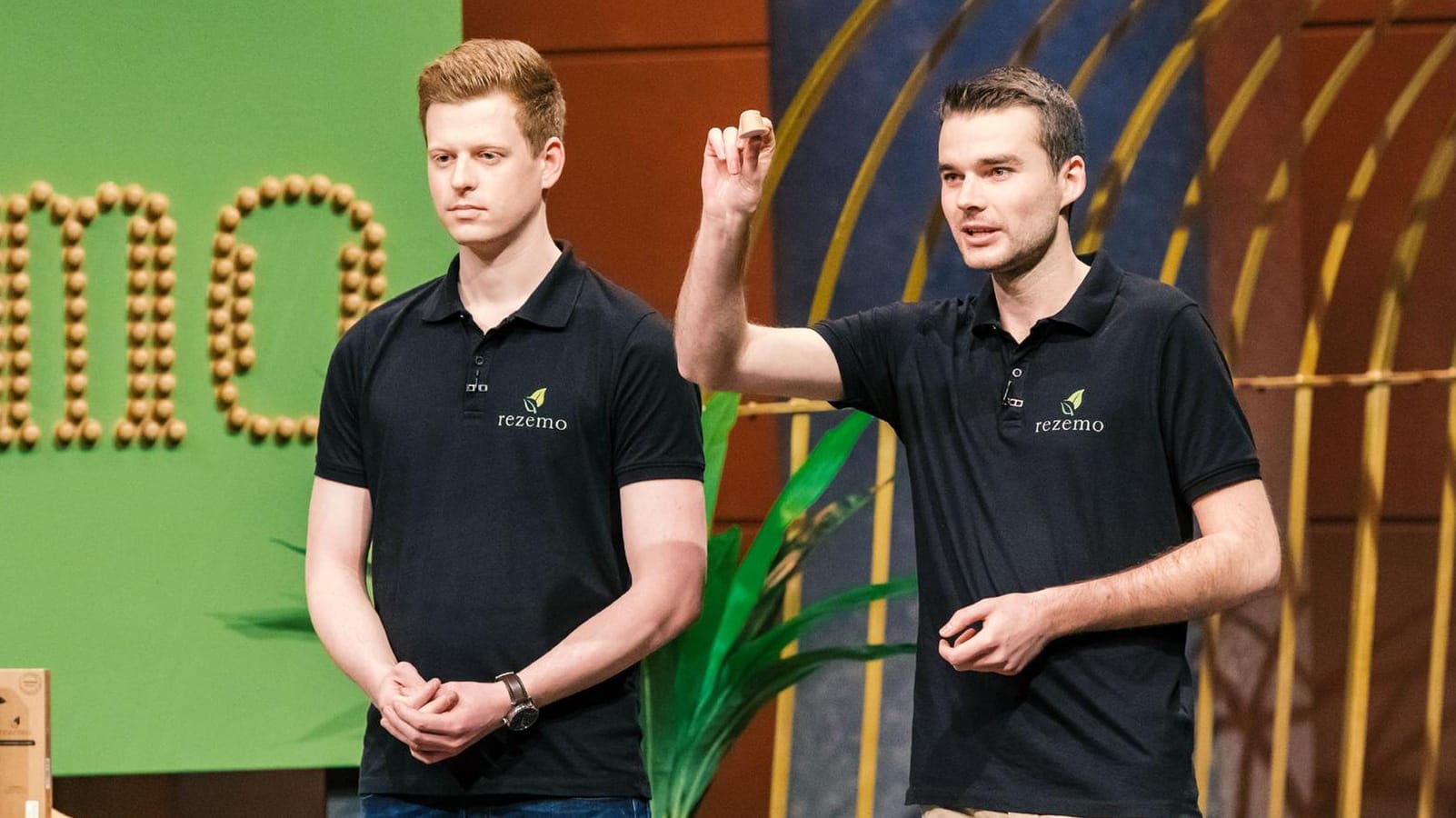 Die Gründer von rezemo: Stefan Zender (l.) und Julian Reitze denken an die Umwelt.