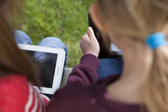 Schnell geklickt: Kinder können im Internet oft leicht etwas einkaufen. Schnell geklickt: Kinder können im Internet oft leicht etwas einkaufen.