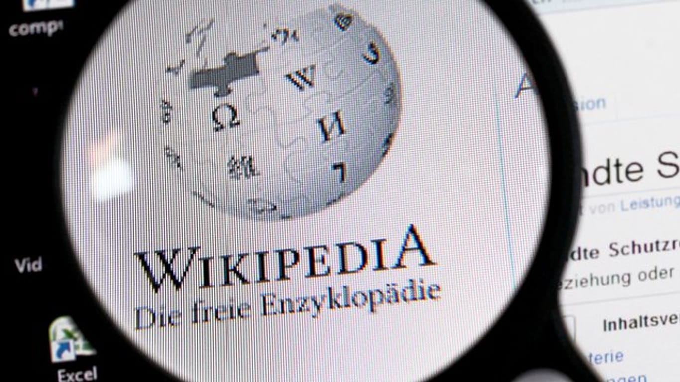 Wikipedia: Das Online-Lexikon erhält durch eine große Spende Unterstützung.