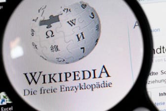 Wikipedia: Das Online-Lexikon erhält durch eine große Spende Unterstützung.
