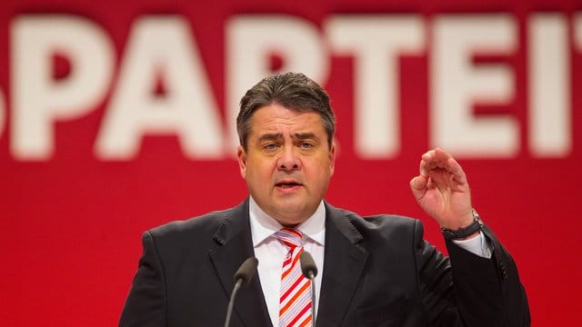 Sigmar Gabriel stellt sich hinter das Kandidatenduo Boris Pistorius und Petra Köpping.