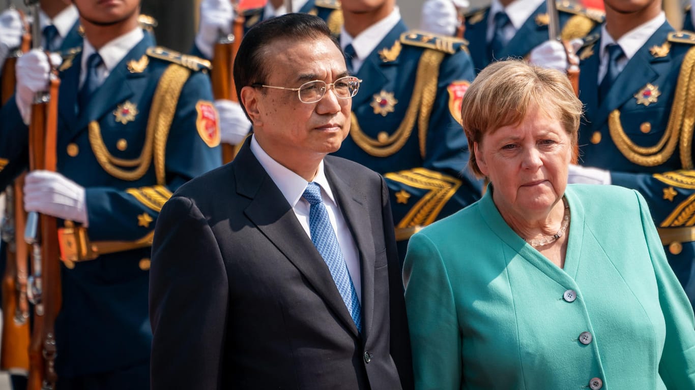 Bundeskanzlerin Merkel in China: Nach dem Treffen ihres Außenministers Heiko Maas mit dem regierungskritischen Hongkong-Aktivisten Joshua Wong kommt es zu Spannungen.