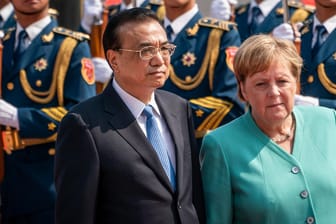 Bundeskanzlerin Merkel in China: Nach dem Treffen ihres Außenministers Heiko Maas mit dem regierungskritischen Hongkong-Aktivisten Joshua Wong kommt es zu Spannungen.
