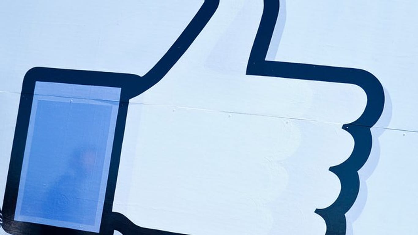Facebooks "Gefällt mir"-Button: Datenschützer dürfen einem Gerichtsurteil zufolge gegen den Betrieb von Facebook-Fanpages vorgehen.