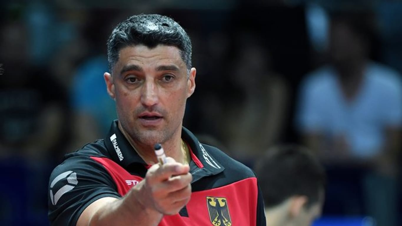 Volleyball-Bundestrainer Andrea Giani will mit dem deutschen Team um eine EM-Medaille mitspielen.