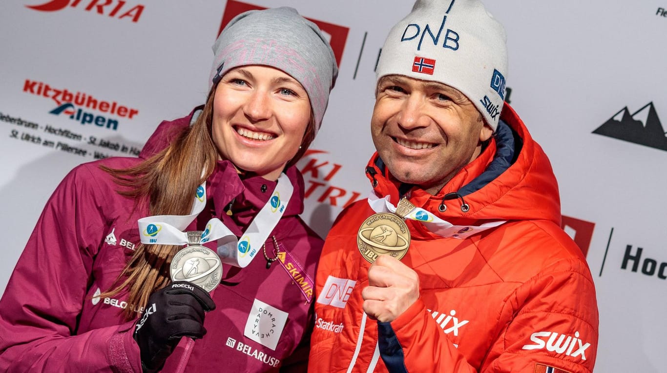 Darja Domratschewa und Ole Einer Björndalen: Bei der WM 2017 in Hochfilzen noch Medaillengewinner, nun als Trainer in China unterwegs.