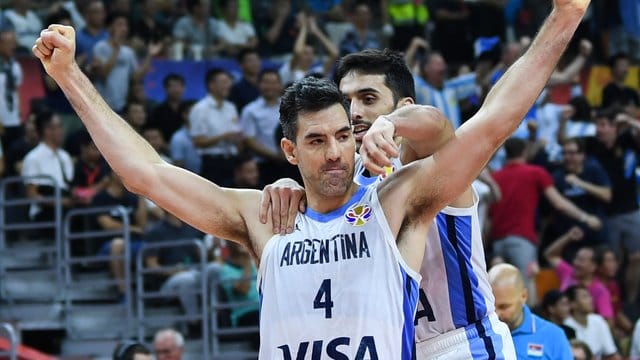 Luis Scola (v. Luis Scola (v.