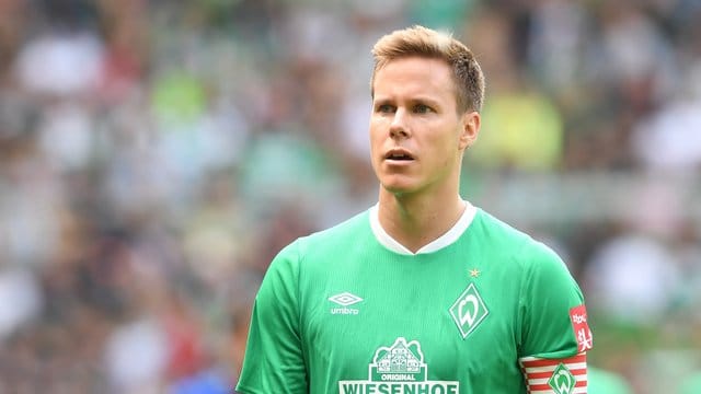 Werder-Kapitän Niklas Moisander hat sich an der Wade verletzt.