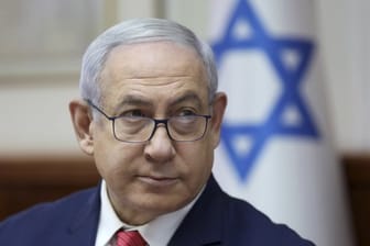 Kurz vor der israelischen Parlamentswahl hat Facebook den Chatbot auf dem Profil von Ministerpräsident Benjamin Netanjahu zeitweise blockiert.