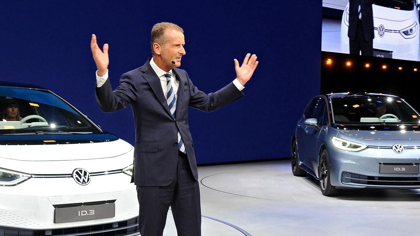 Herbert Diess während der Vorstellung des VW ID 3: Weitere Manipulationen könnten für den Vorstandsvorsitzenden Folgen haben.