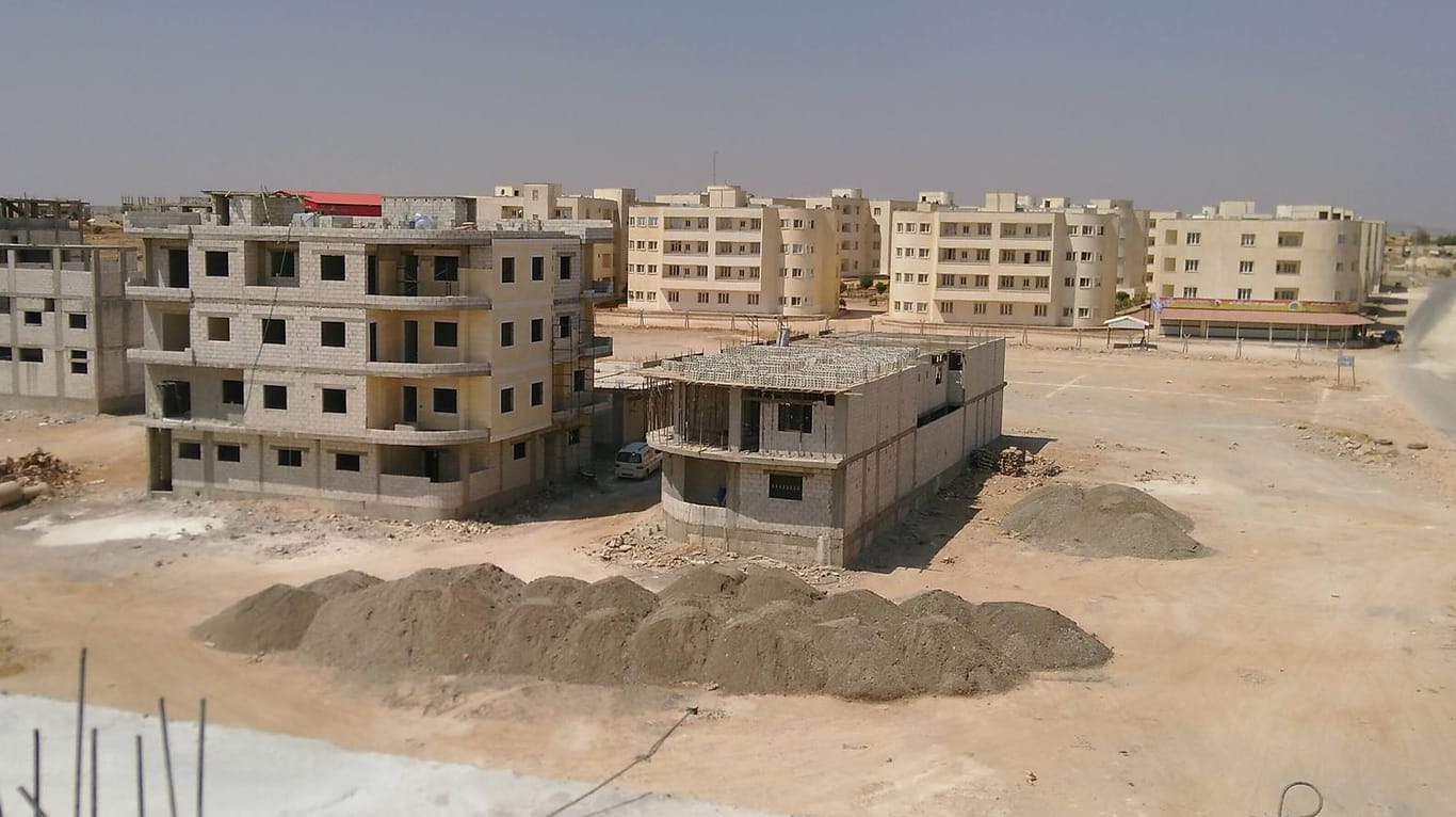 Wiederaufbau in Kobane: Die Kommune lässt mit Unterstützung der Regionalverwaltung ein neues Wohnviertel errichten.