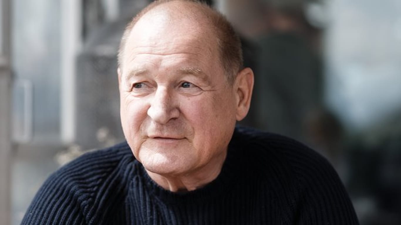 Burghart Klaußner, Schauspieler, Regisseur und Romanautor, wird 70 und macht munter weiter.
