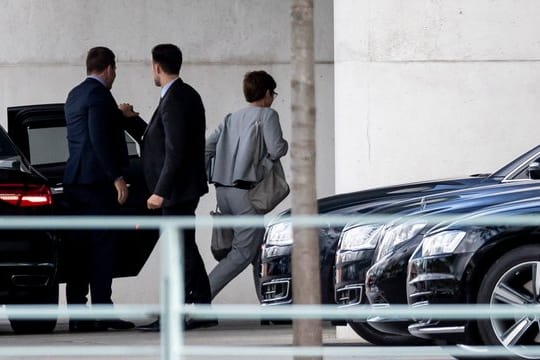 Auf dem Weg Arbeitstreffen von Union und SPD zum Klimaschutz: CDU-Cefin Annegret Kramp-Karrenbauer.