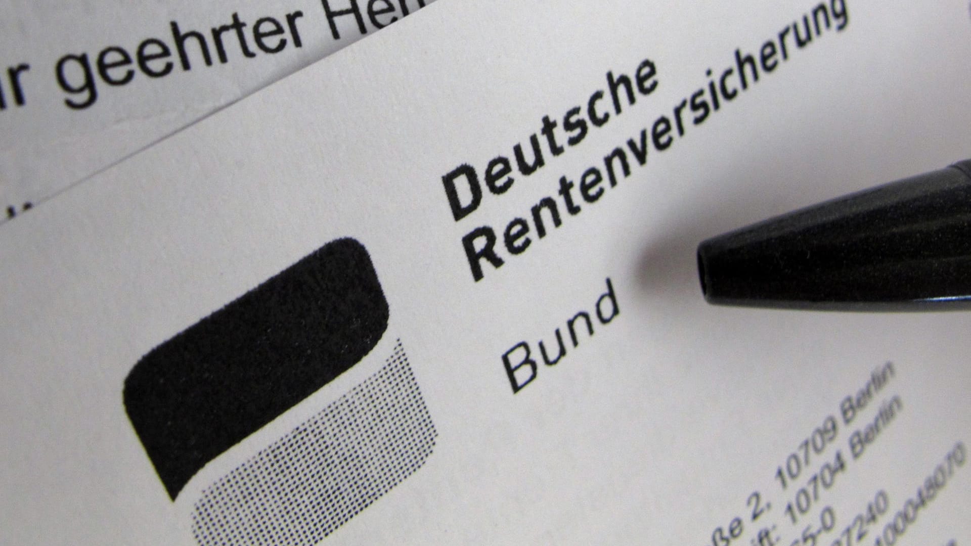 Renteninformation der Deutschen Rentenversicherung: Geht es nach der Forderung einer Kommission, soll sich das Renteneintrittsalter an der Lebenserwartung ausrichten.