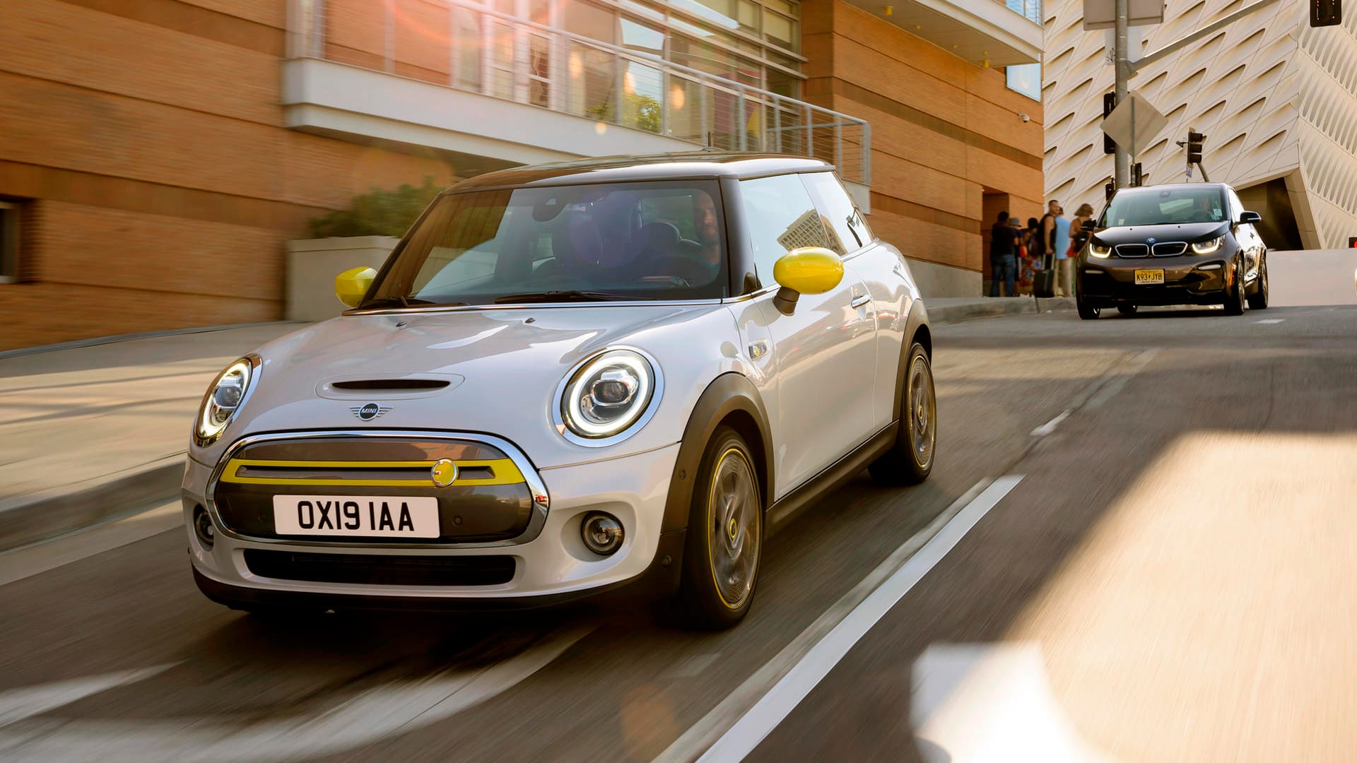 Mini Cooper SE: Der Elektro-Zwerg wird mindestens 32.500 Euro kosten.