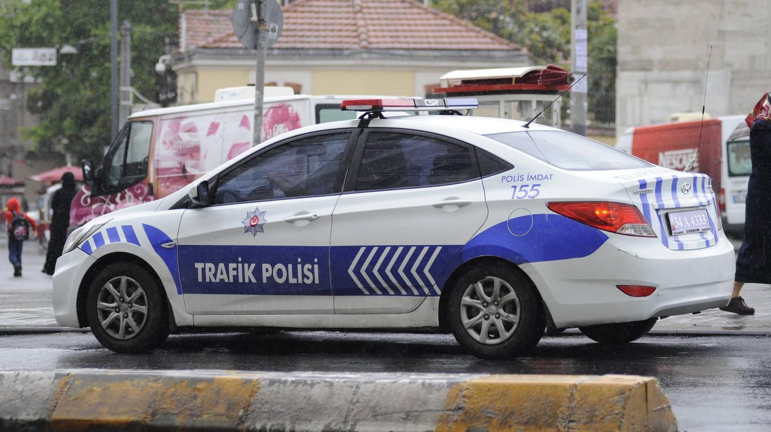 Ein Streifenwagen in Istanbul