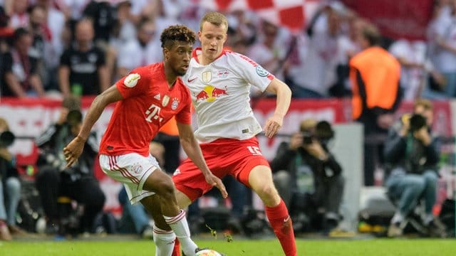 Könnten wieder aufeinandertreffen: Kingsley Coman vom FC Bayern München (l) und Leipzigs Lukas Klostermann. Könnten wieder aufeinandertreffen: Kingsley Coman vom FC Bayern München (l) und Leipzigs Lukas Klostermann.