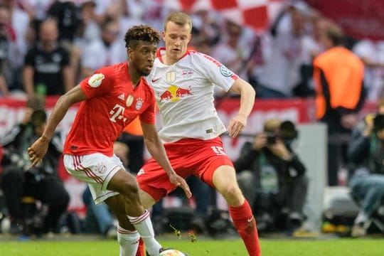 Könnten wieder aufeinandertreffen: Kingsley Coman vom FC Bayern München (l) und Leipzigs Lukas Klostermann.