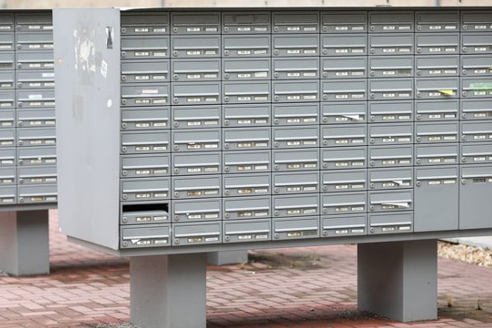 Vermieter müssen darauf achten, dass die Maße der Briefkästen im Haus den Normvorgaben der Europäischen Union entsprechen.