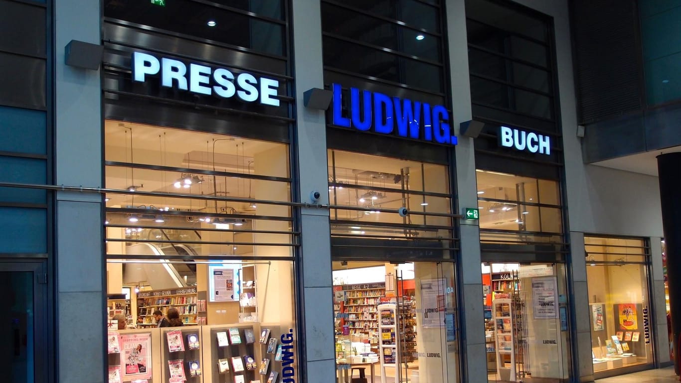 Eine Filiale der Buchhandlung Ludwig im Kölner Hauptbahnhof: Hier möchte die Bundespolizei nächstes Jahr einziehen, das Geschäft muss dafür die Räumlichkeit verlassen.