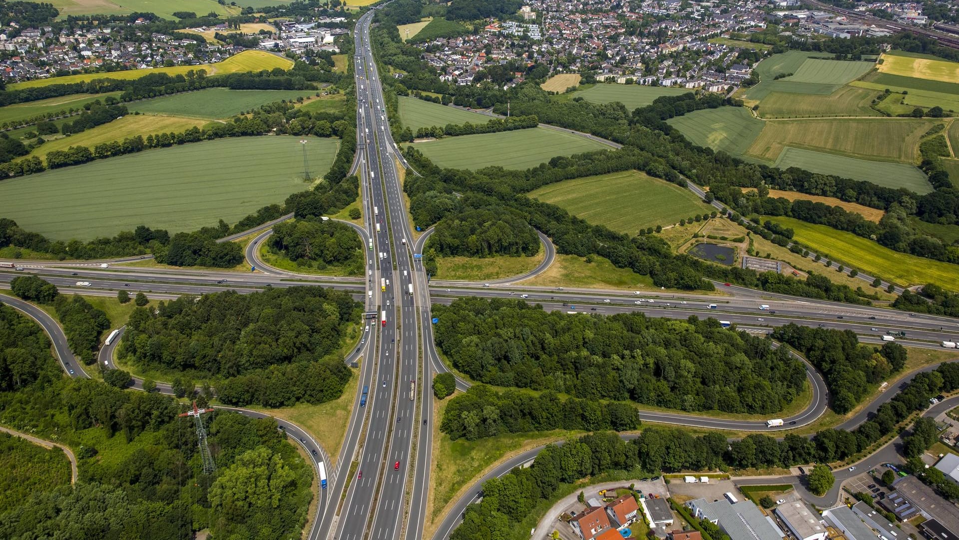 Autobahnkreuz Westhofen mit Blick auf Schwerte: Hier wird am Wochenende gebaut.