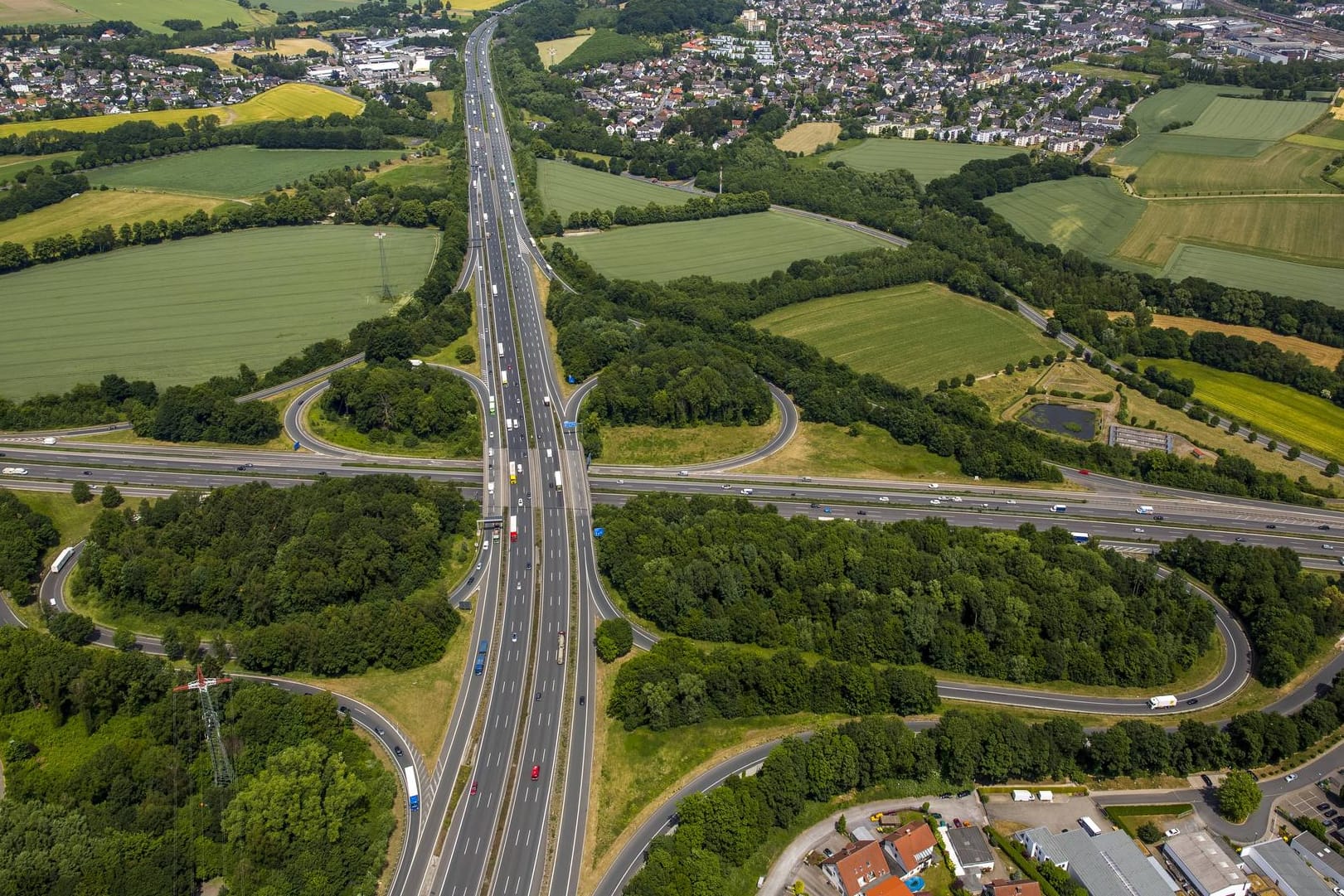 Autobahnkreuz Westhofen mit Blick auf Schwerte: Hier wird am Wochenende gebaut.