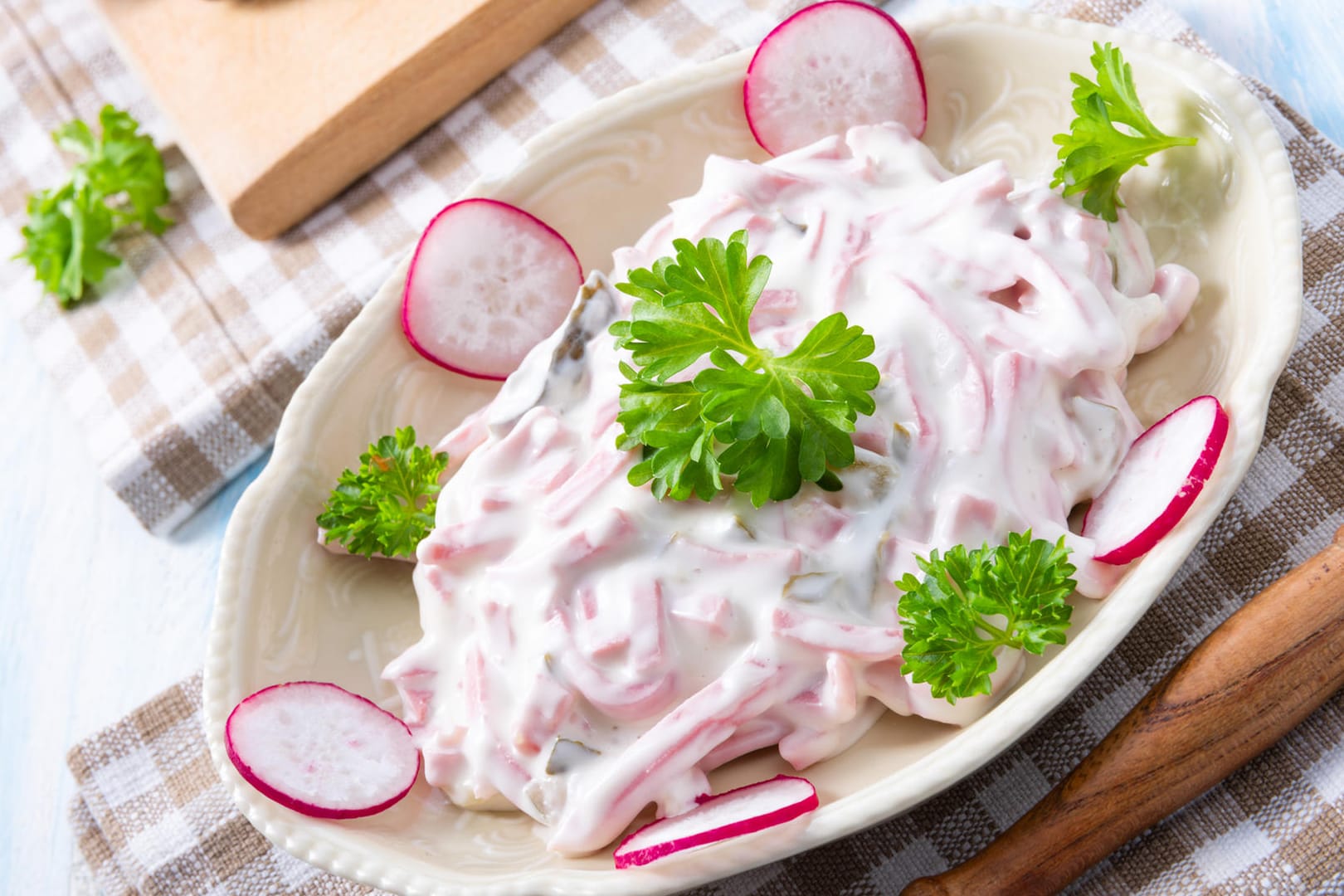 Geflügelsalat: Feinkostsalate zweier Marken werden derzeit zurückgerufen.