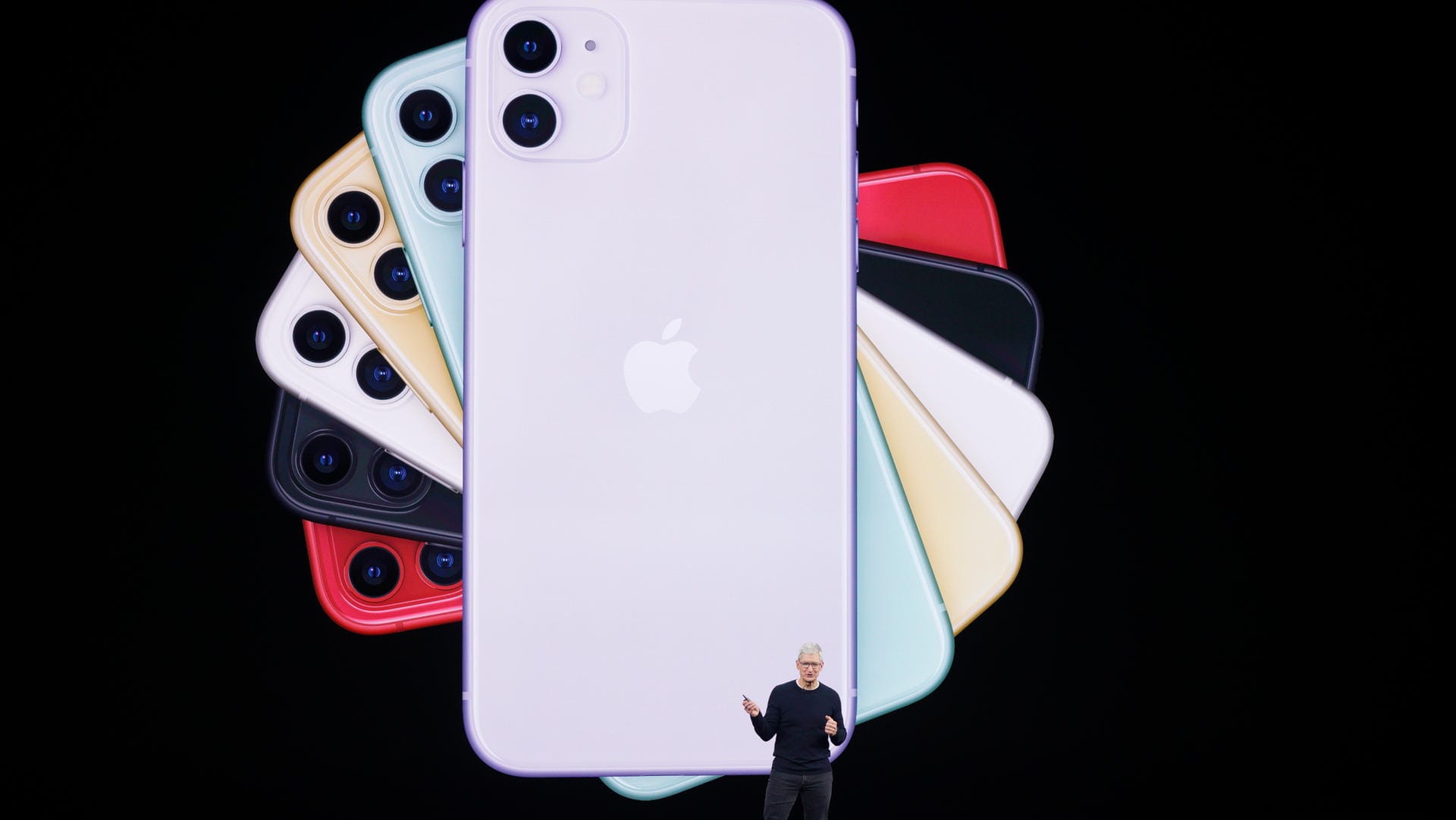 Tim Cook präsentiert die neuen iPhones: Die Geräte unterscheiden von den Vorgängern vor allem in puncto Kamera.