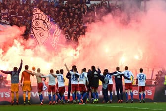 Millerntor-Stadion in Flammen: So wurde der HSV bei dem vergangenem Stadt-Derby im März gefeiert.