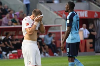 Rafael Czichos ist enttäuscht: Der Kölner Abwehrmann hat mit seinem Team das Derby verloren.