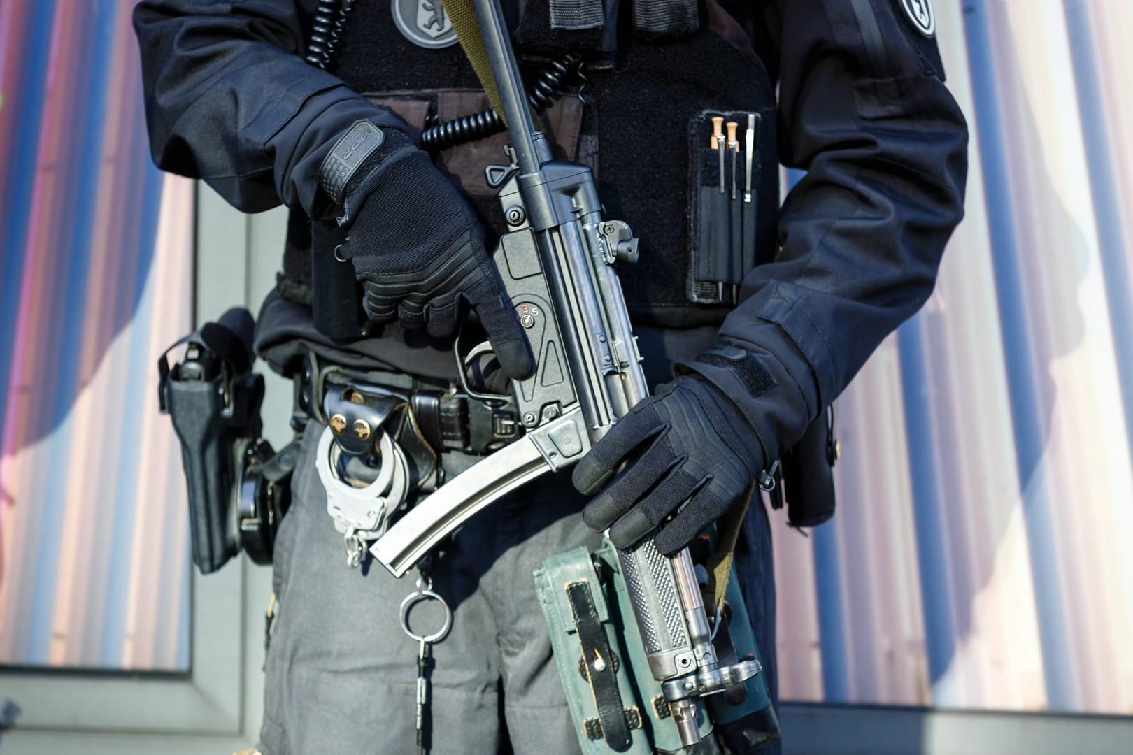 Polizist mit MP5: In Berlin wird eine Maschinenpistole vermisst.