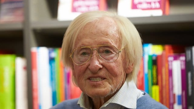 Rudi Gutendorf wird im Guinness-Buch der Rekorde als Trainer mit den meisten internationalen Engagements aufgeführt. Rudi Gutendorf wird im Guinness-Buch der Rekorde als Trainer mit den meisten internationalen Engagements aufgeführt.