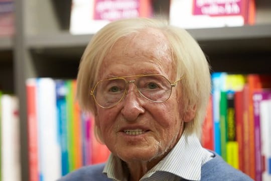Rudi Gutendorf wird im Guinness-Buch der Rekorde als Trainer mit den meisten internationalen Engagements aufgeführt.