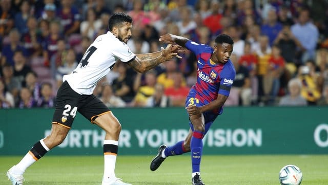 War gegen Valencia nicht zu bremsen: Barcelonas Ansu Fati (r).