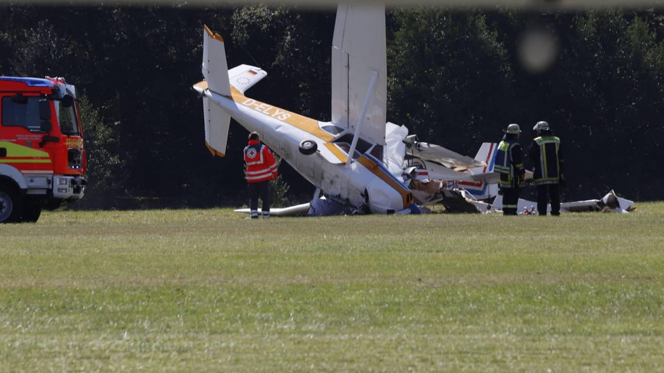 Unglück in Kirchheim unter Teck: Zwei Flugzeuge sind bei einem Oldtimer-Fliegertreffen kollidiert.