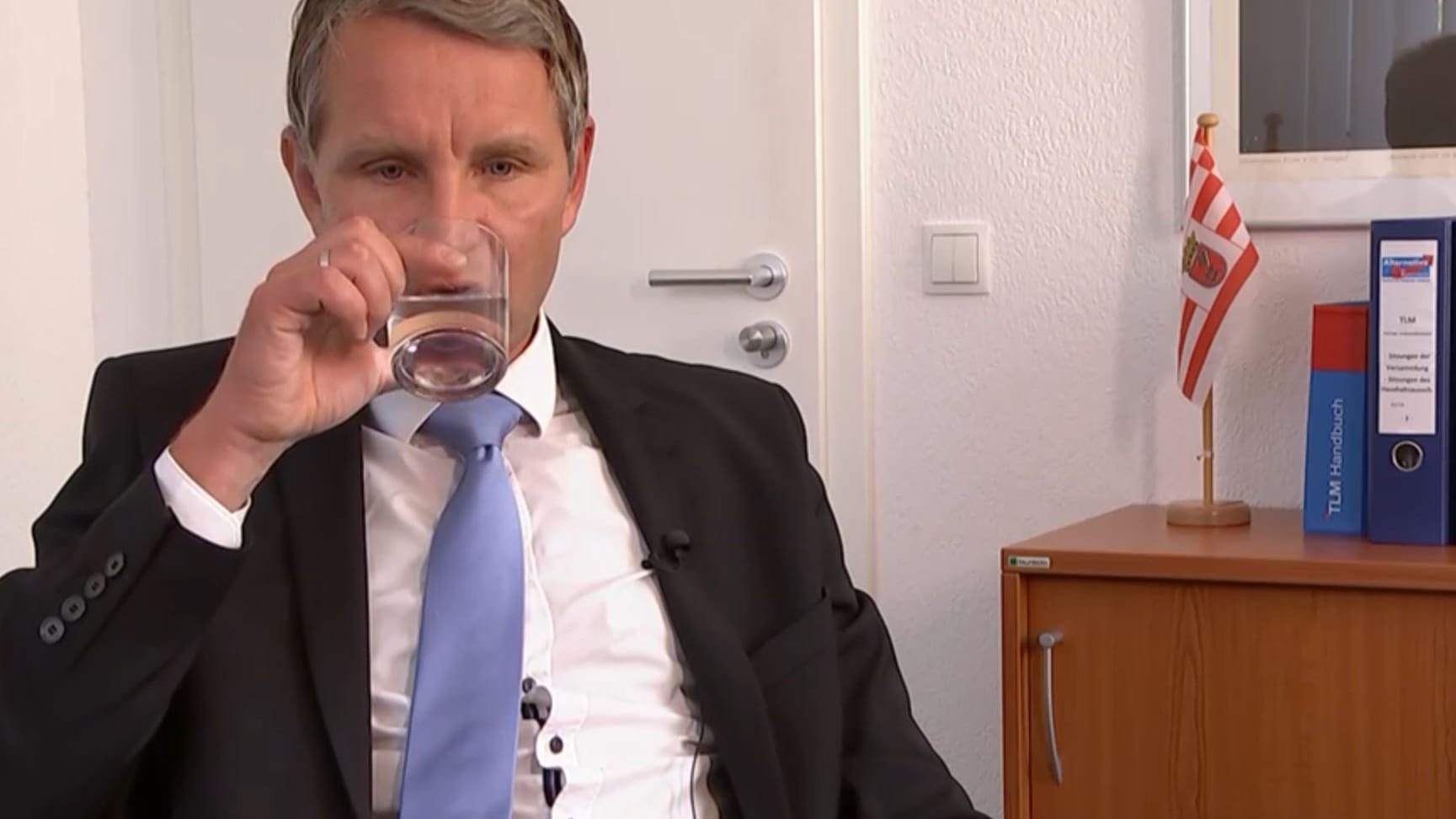 Der AfD-Spitzenkandidat für Thüringen, Björn Höcke, droht einem Journalisten: "Vielleicht werde ich auch mal eine interessante, politische Person in diesem Land."