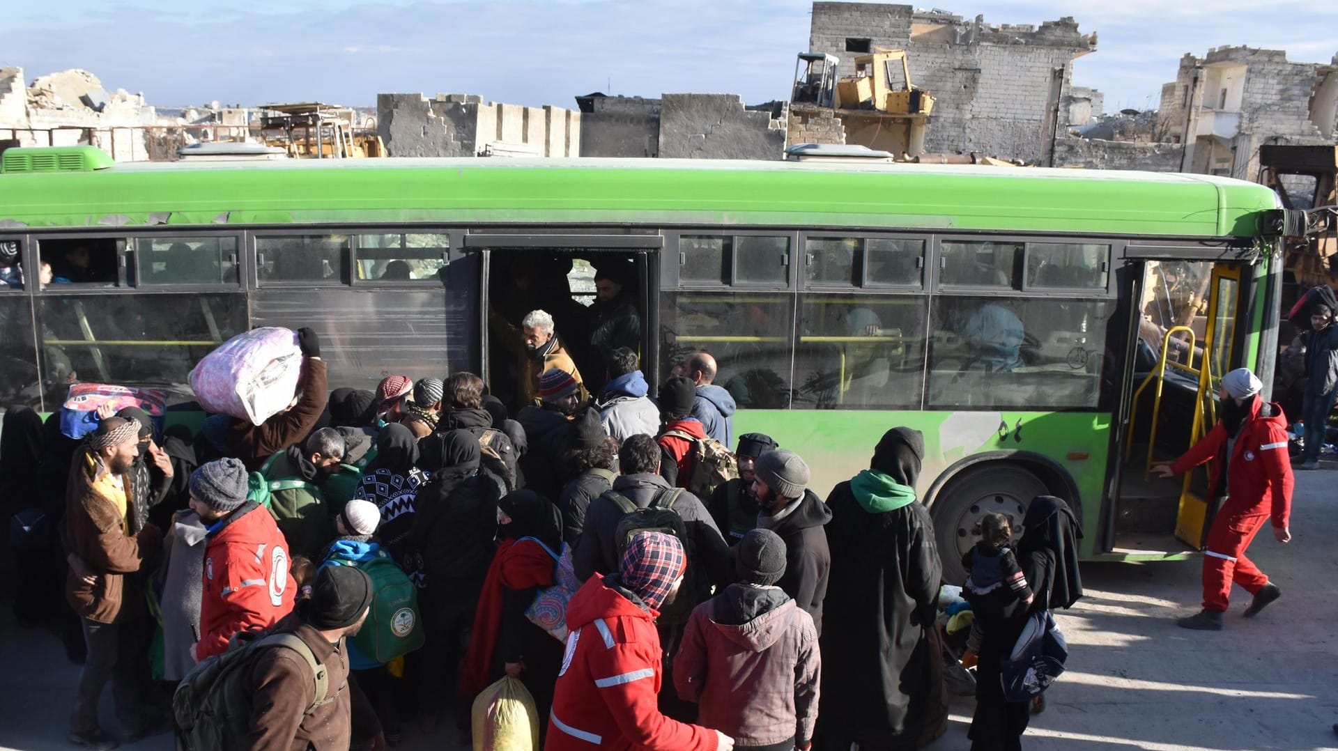 Evacuation of civilians in Aleppo